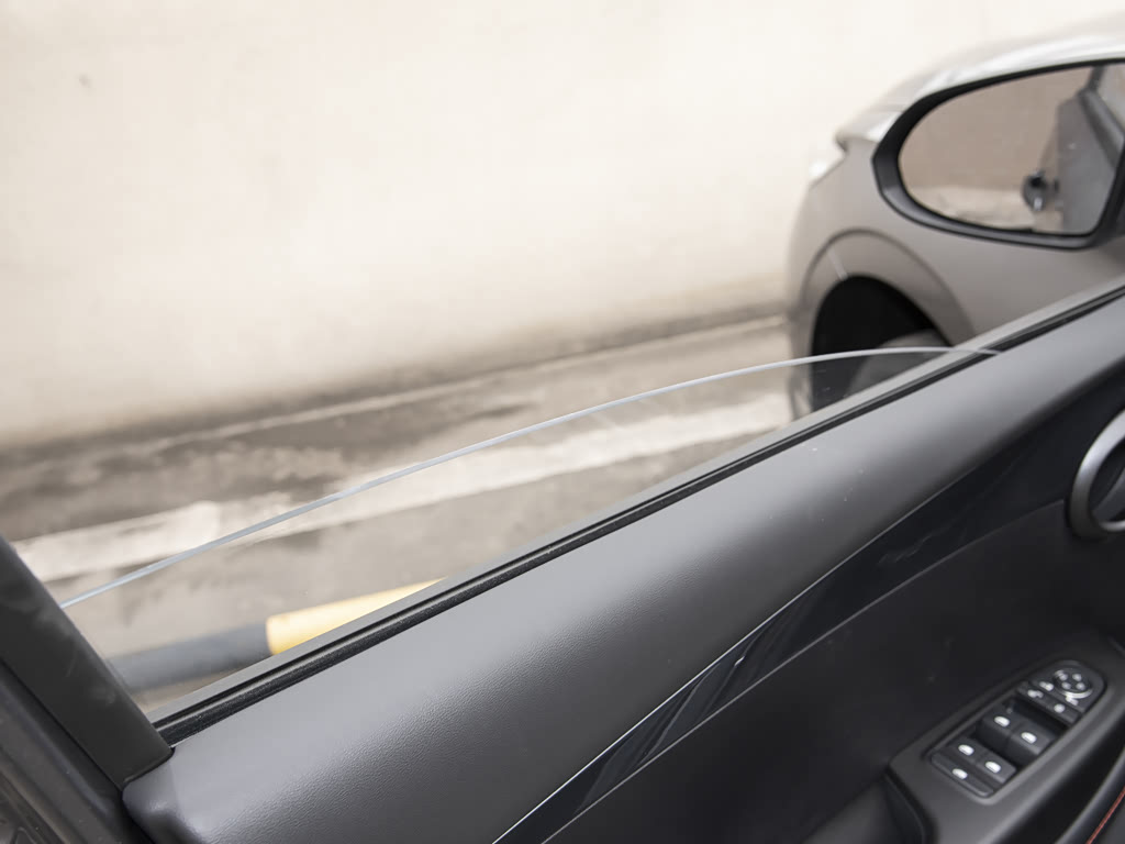 2024 BYD e2 Image 18